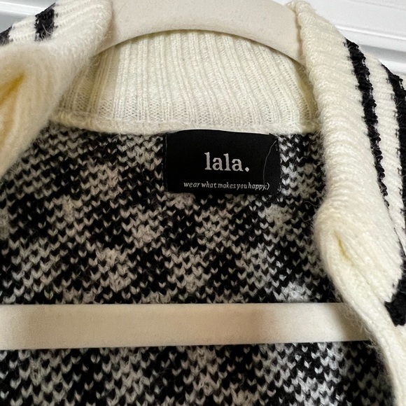 Dressed in LALA checkered grandpa cardigan - Picture 3 of 7